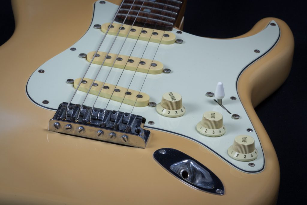 Fender Stratocaster Top Loader Bridge 1983 DE GITAARMAKELAAR